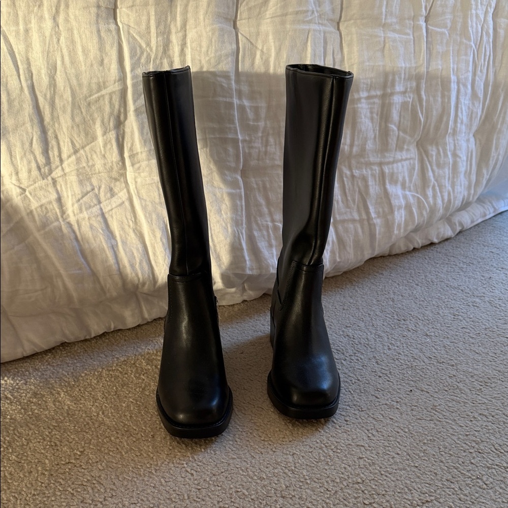 Elegant Black Women's Boots